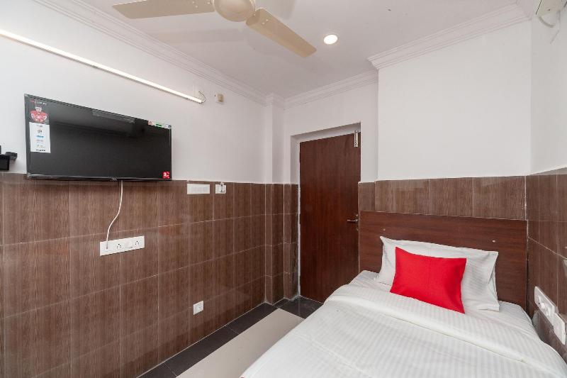 Capital O 27775 Hotel Srinivasa Residency image