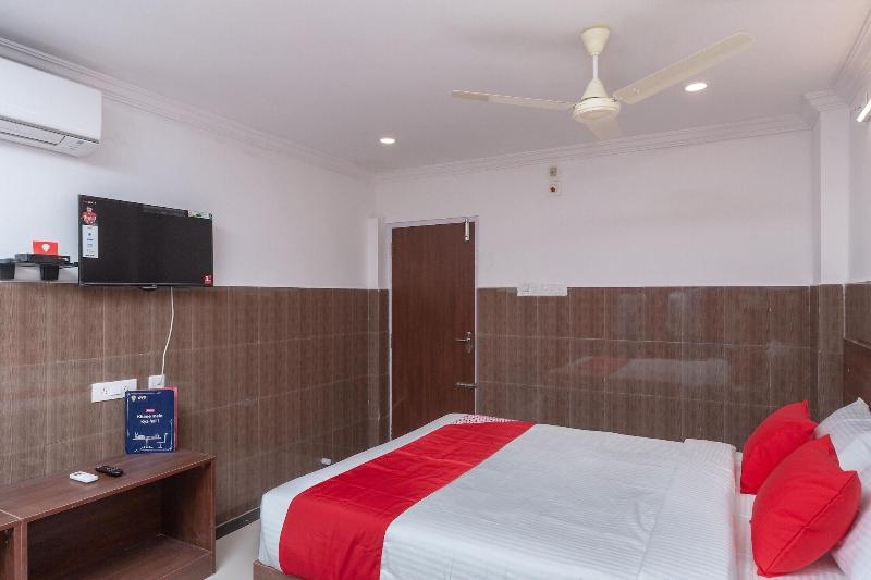 Capital O 27775 Hotel Srinivasa Residency image