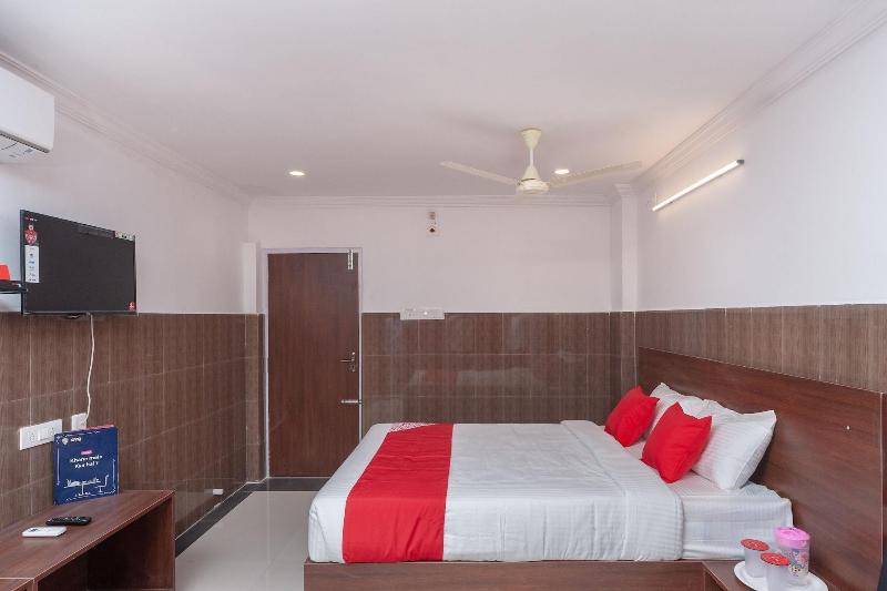 Capital O 27775 Hotel Srinivasa Residency image