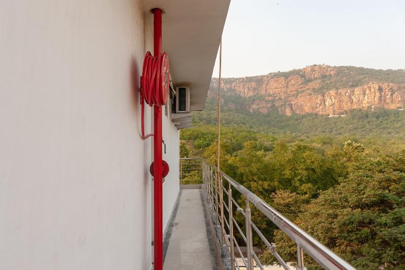 Capital O 27775 Hotel Srinivasa Residency image