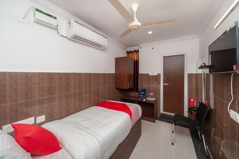 Capital O 27775 Hotel Srinivasa Residency image