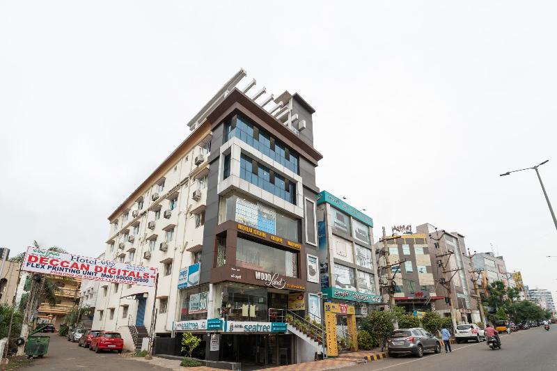 Capital O 45731 Hotel SeaTree image