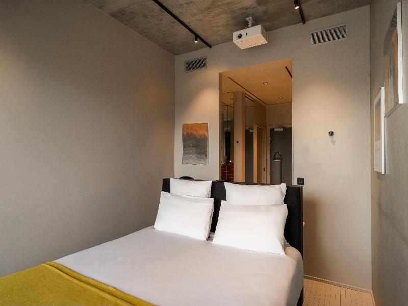 mk2 Hotel Paradiso Nation image