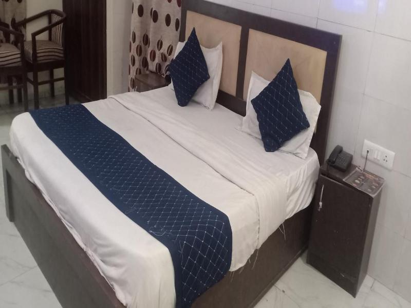 9040 Hotel Alpine image