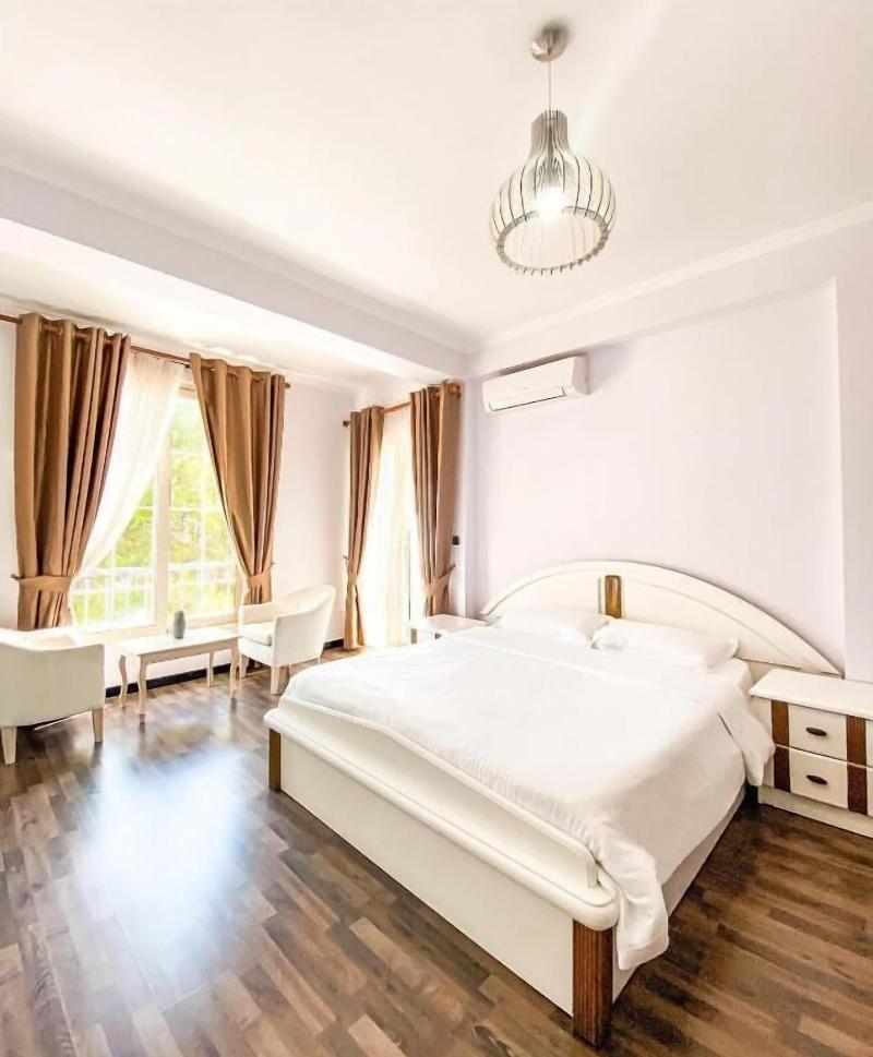 Hotel Majestic image