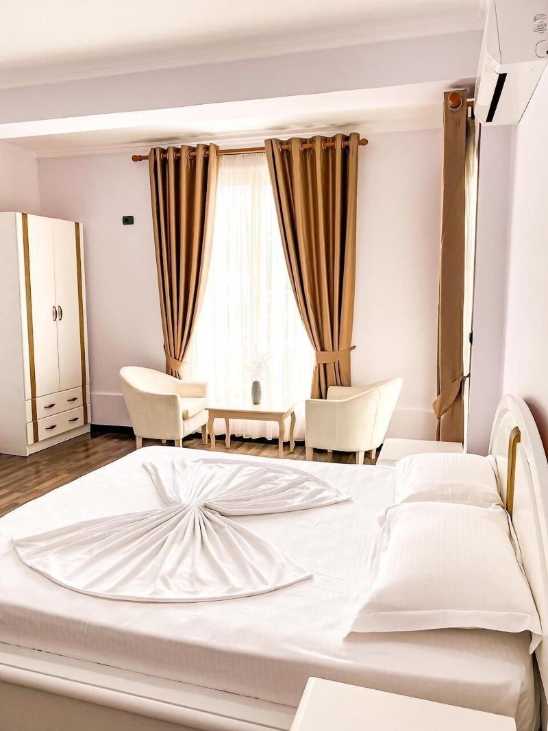 Hotel Majestic image