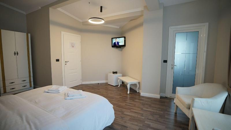 Hotel Majestic image