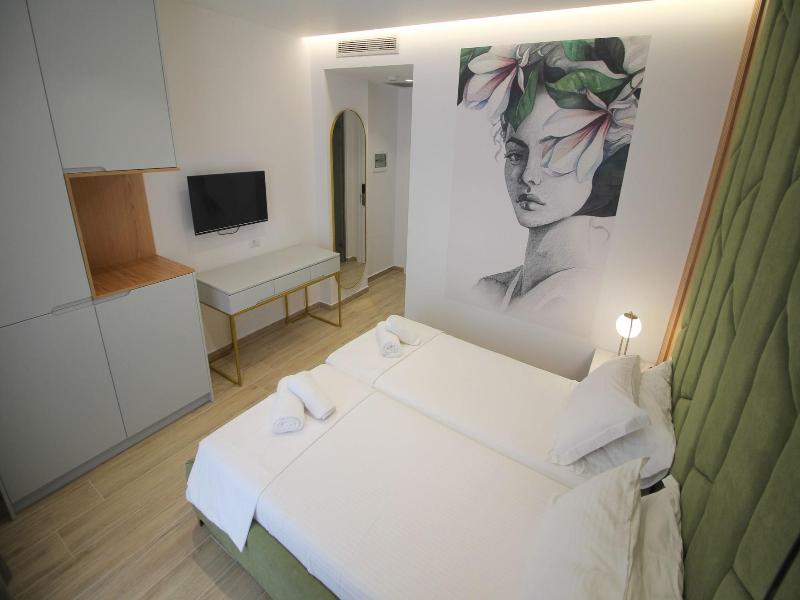 Hotel Julia image