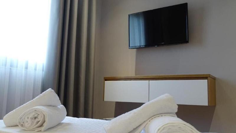 King Hotel Ksamil image
