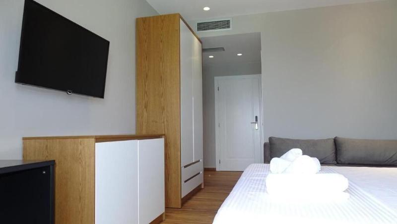 King Hotel Ksamil image