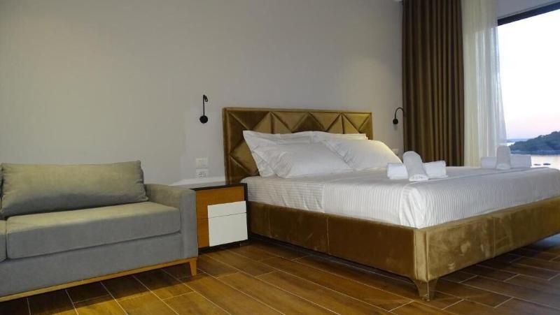 King Hotel Ksamil image
