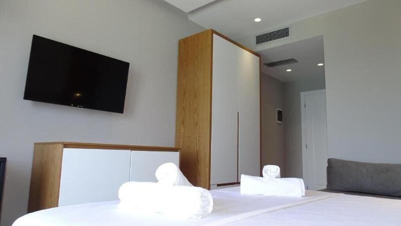 King Hotel Ksamil image