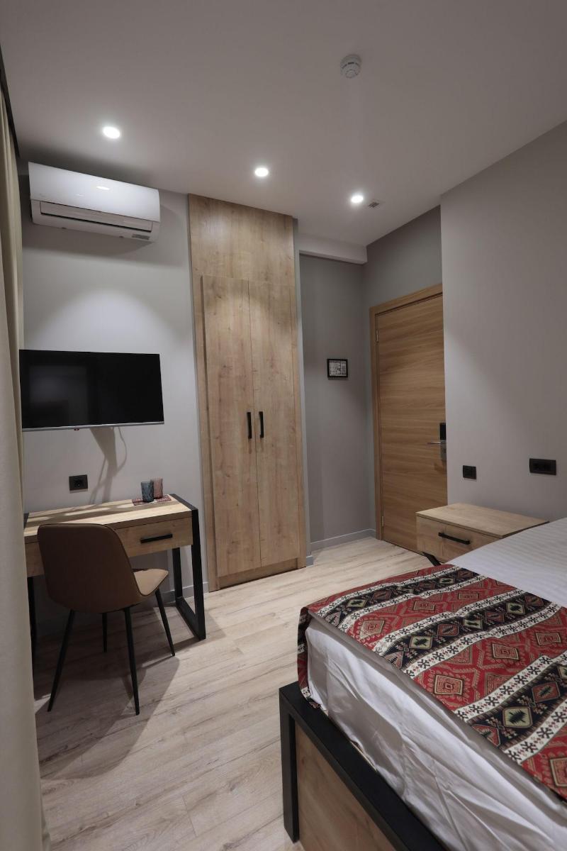 Andor Hotel image