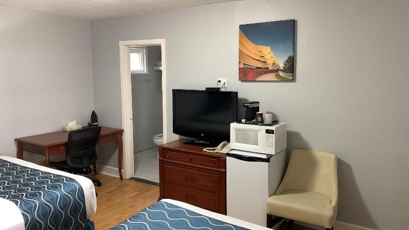 Champlain Motor Inn