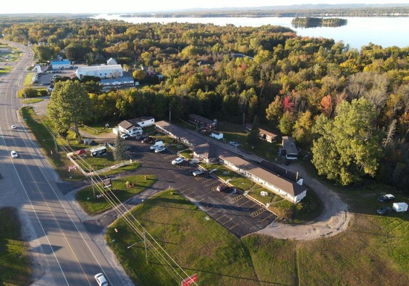Champlain Motor Inn