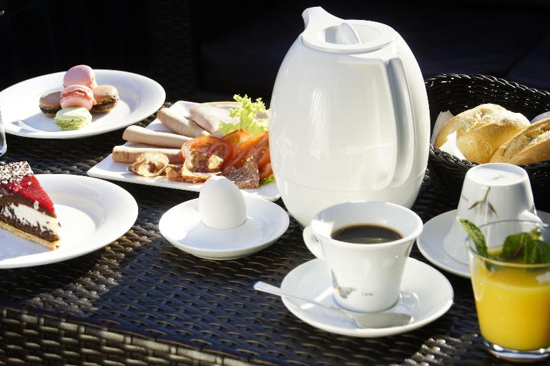Food & Beverage