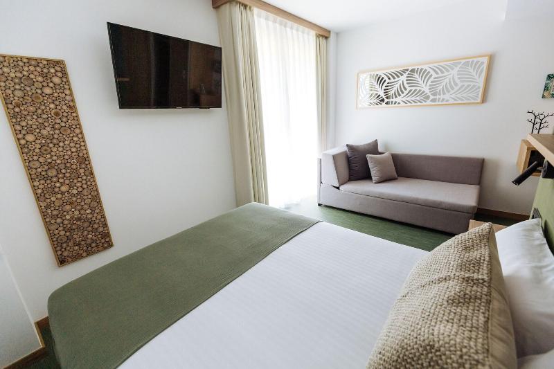 Hotel Ecos del Sella image