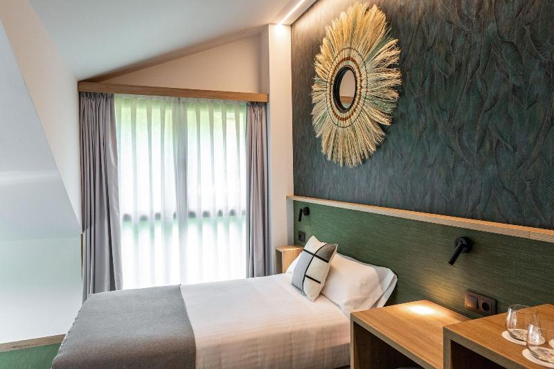 Hotel Ecos del Sella image