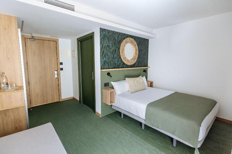 Hotel Ecos del Sella image