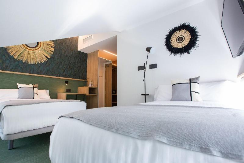 Hotel Ecos del Sella image