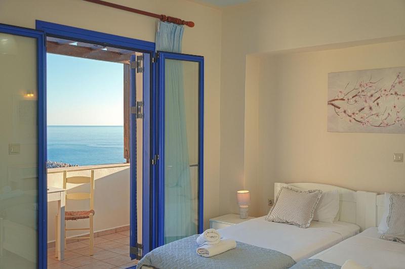 Sfakian Horizon image