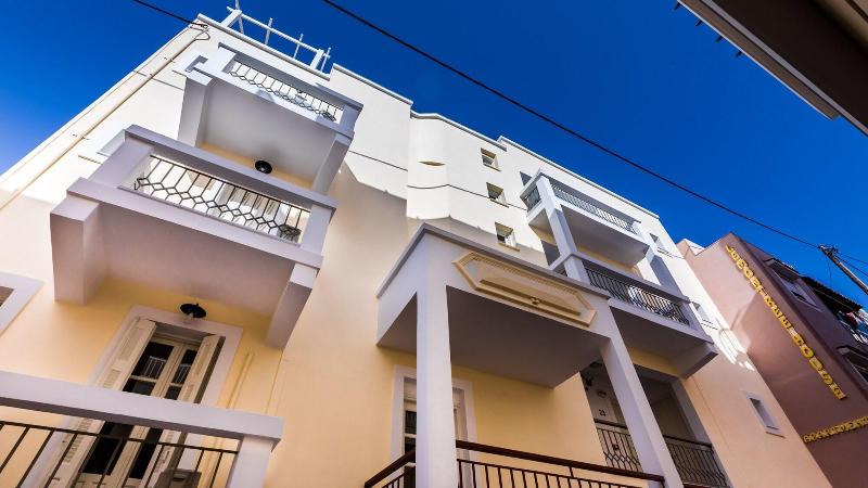 Lemon Tree House image