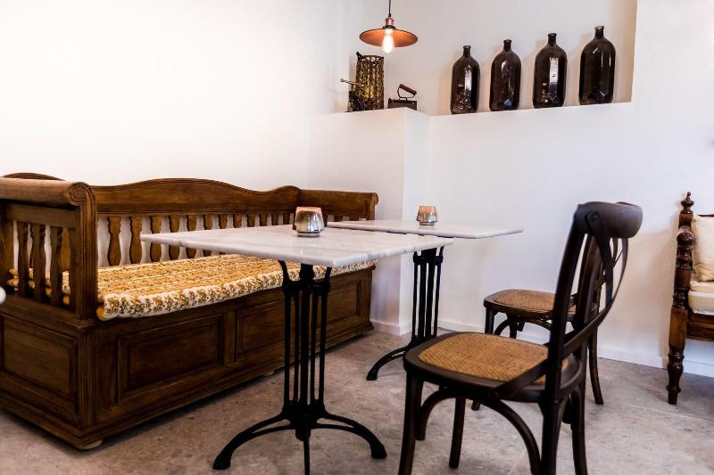 Lemon Tree House image