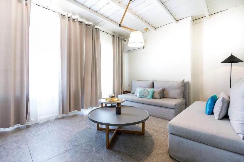 Lemon Tree House image