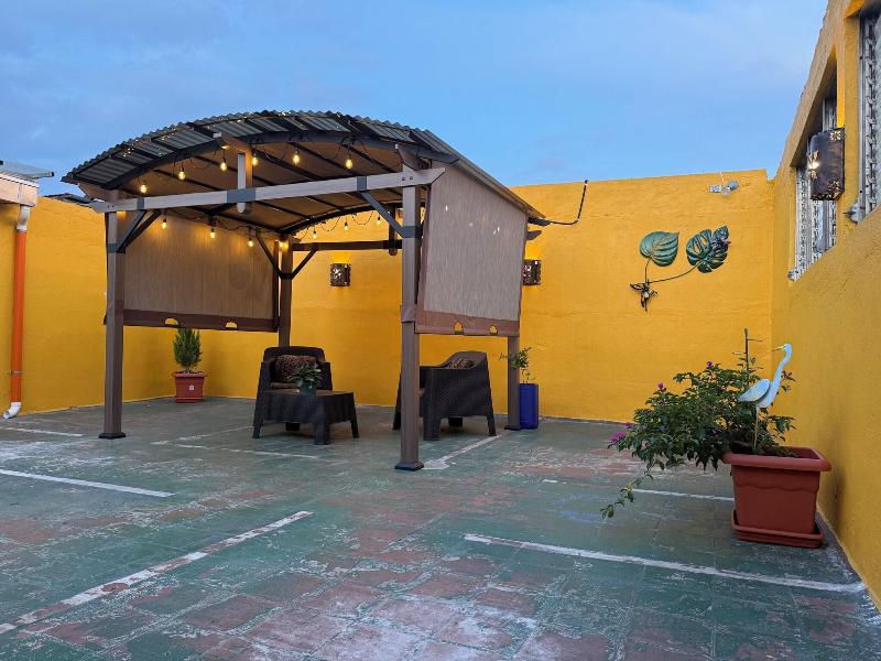Hotel Metropolitano image