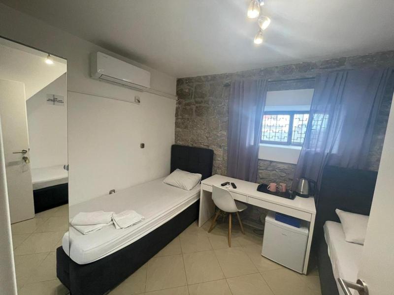 Rooms Pama image
