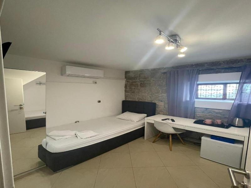 Rooms Pama image