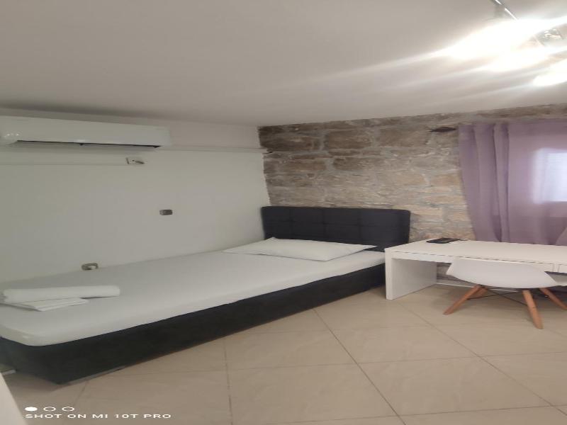 Rooms Pama image