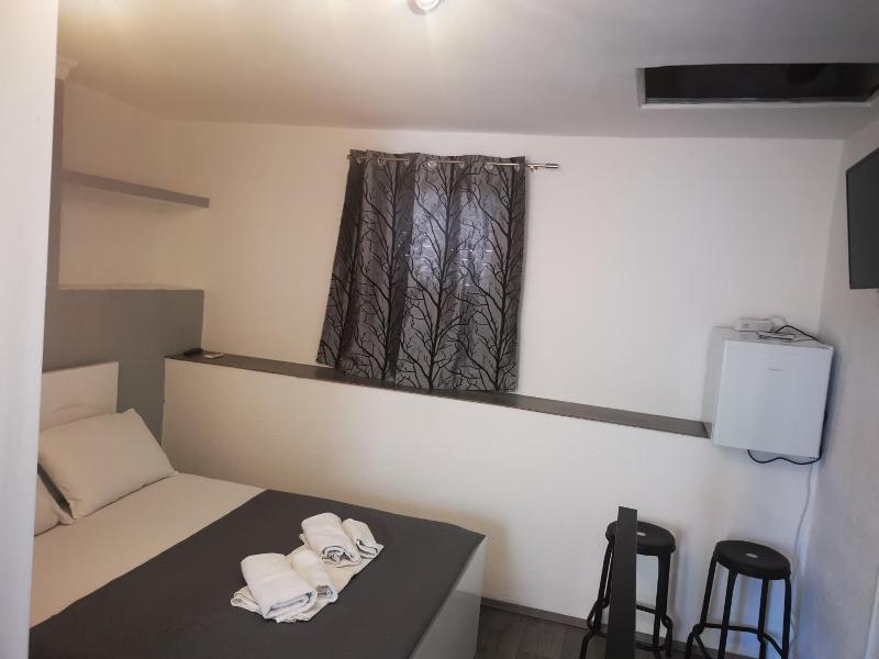 Rooms Pama image