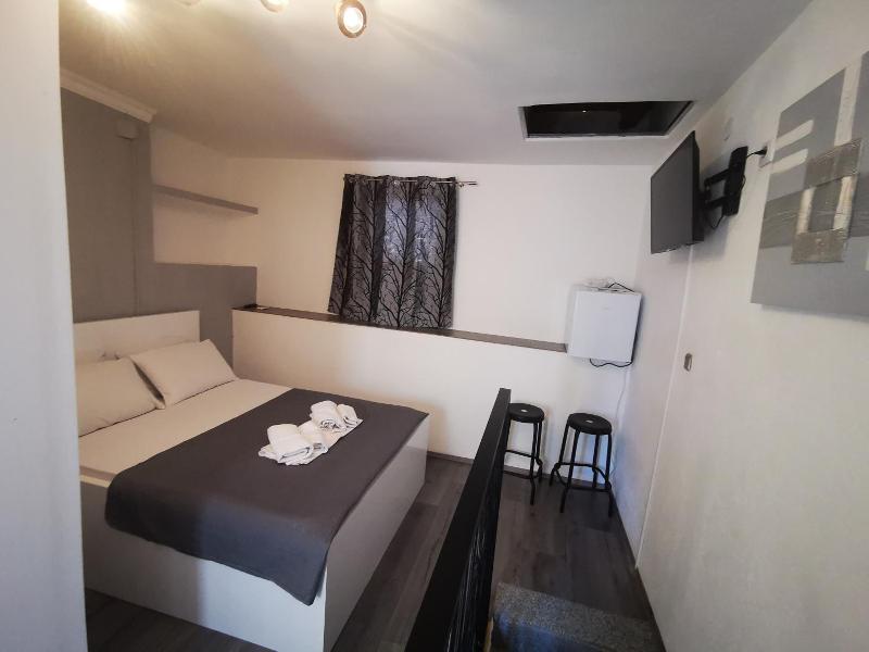 Rooms Pama image