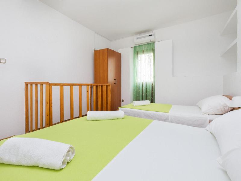 Rooms Pama image
