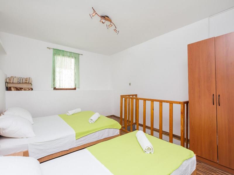 Rooms Pama image