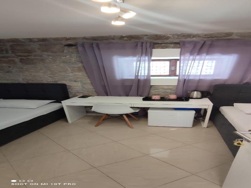Rooms Pama image