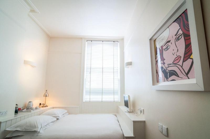 Kellys Hotel - Adults Only image