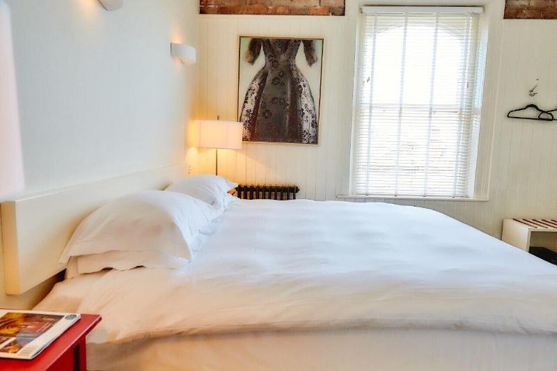 Kellys Hotel - Adults Only image