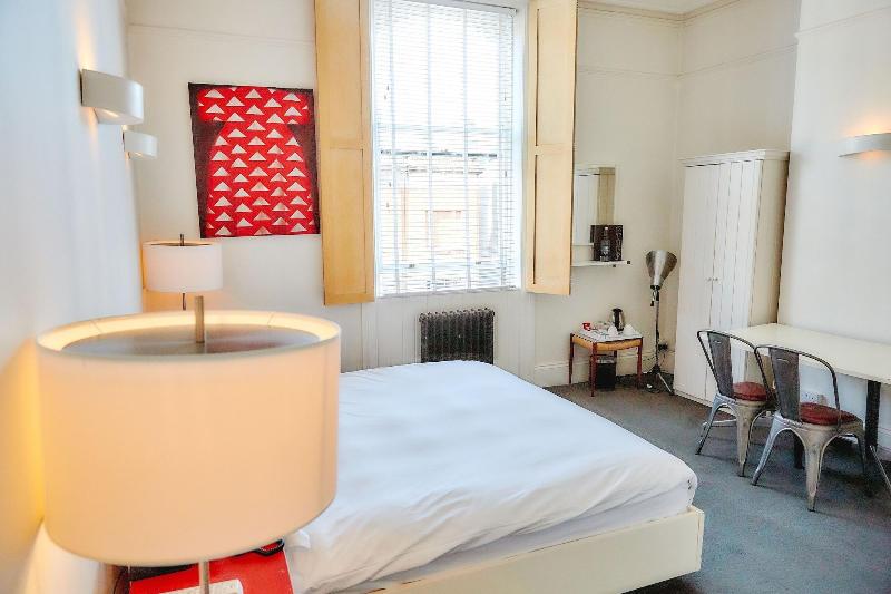 Kellys Hotel - Adults Only image