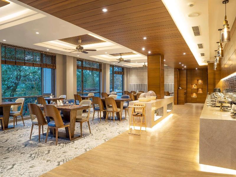 The Rosefinch Sarovar Portico image