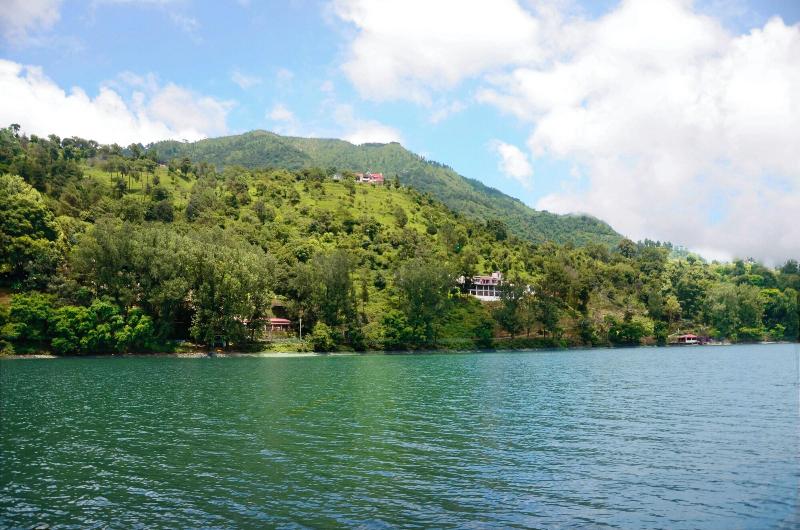 The Rosefinch Sarovar Portico image