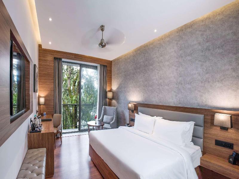 The Rosefinch Sarovar Portico image