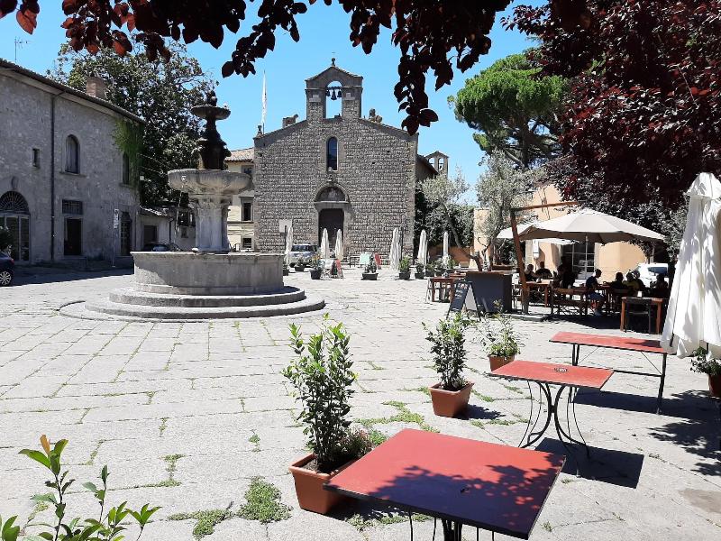 AL22 di Piazza del GesÃ¹ image