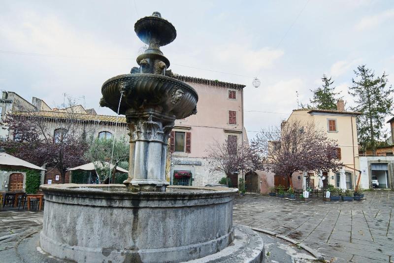 AL22 di Piazza del GesÃ¹ image