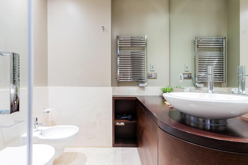 Milan Retreats Duomo Suites image