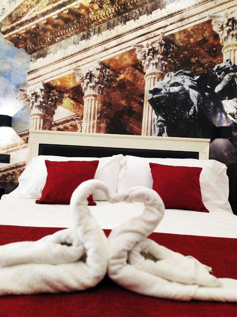 Villena Plaza image