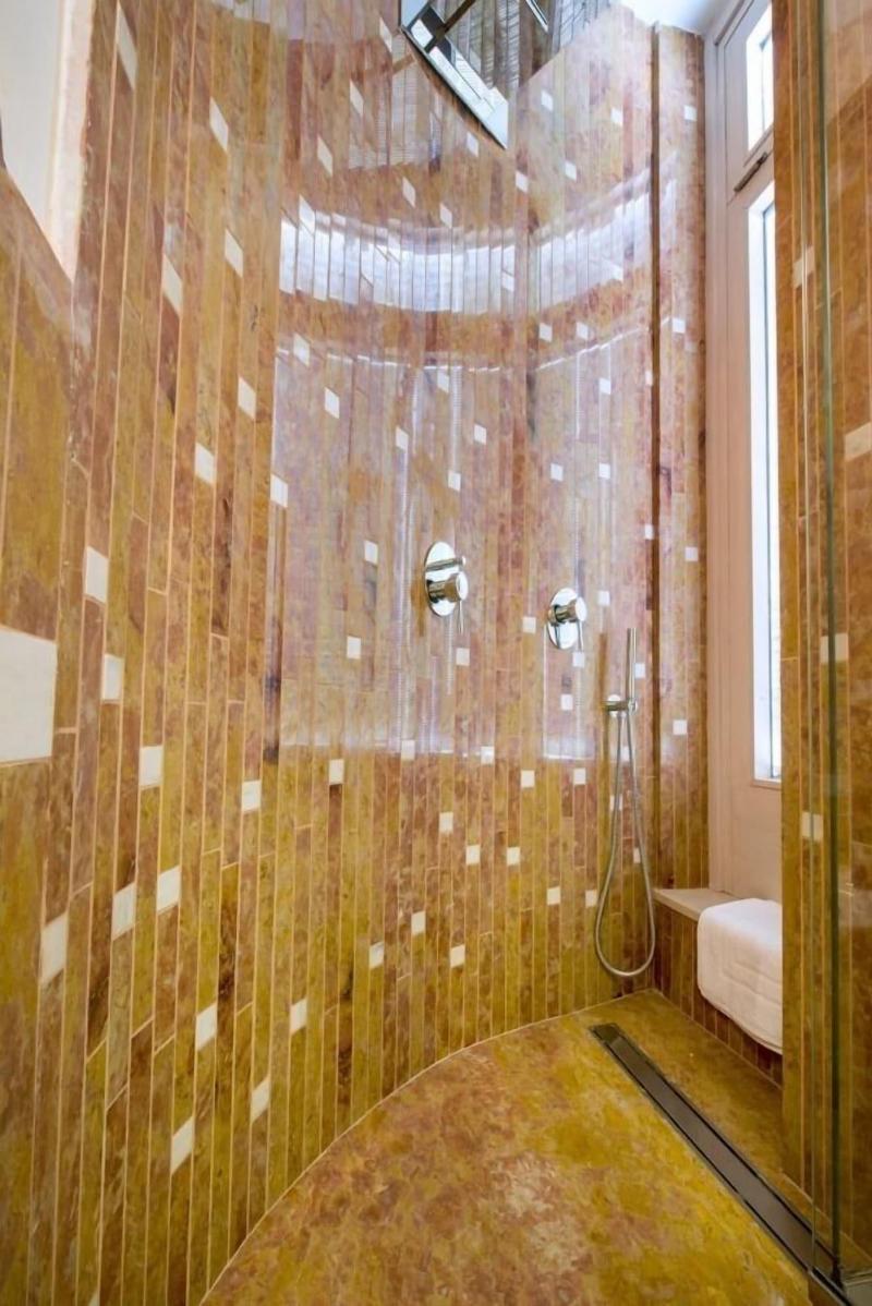 Da Rooms image