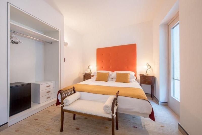 Da Rooms image