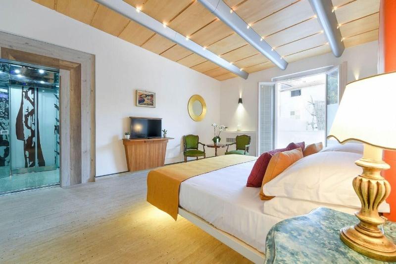 Da Rooms image
